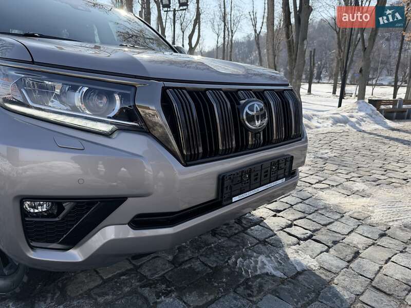 Toyota Land Cruiser Prado 2021