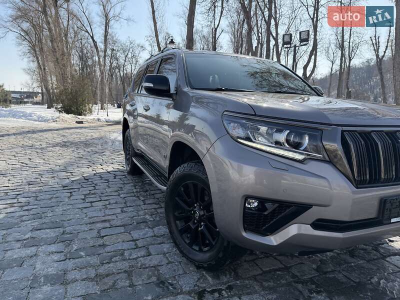 Toyota Land Cruiser Prado 2021