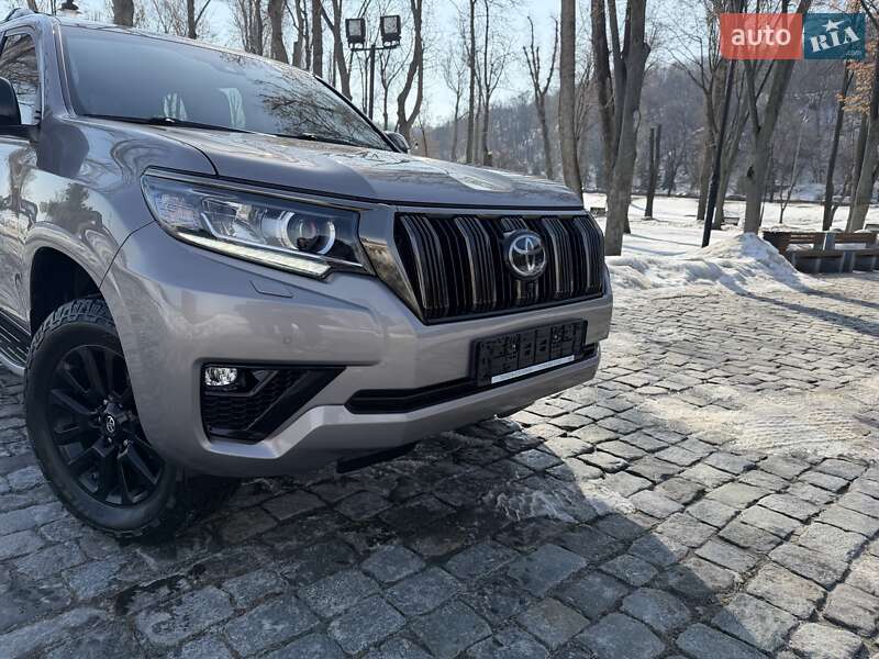 Toyota Land Cruiser Prado 2021