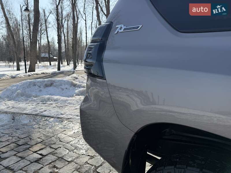 Toyota Land Cruiser Prado 2021