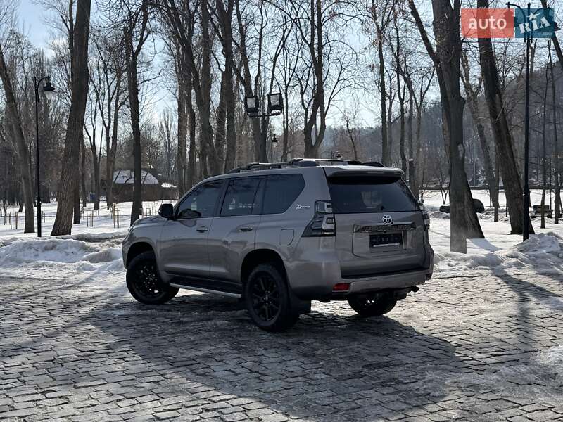 Toyota Land Cruiser Prado 2021