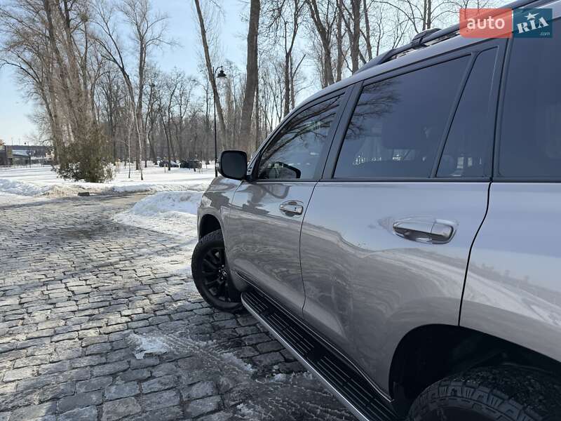 Toyota Land Cruiser Prado 2021