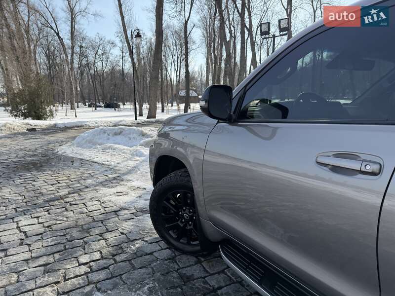 Toyota Land Cruiser Prado 2021