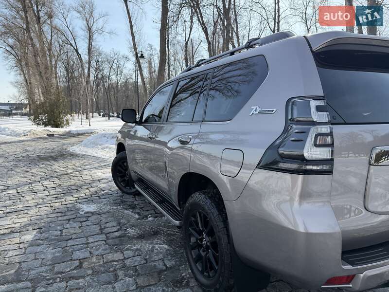 Toyota Land Cruiser Prado 2021