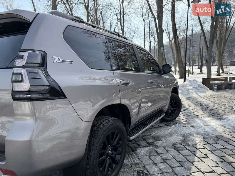 Toyota Land Cruiser Prado 2021
