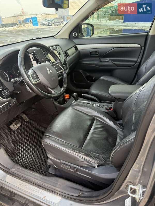 Mitsubishi Outlander 2013