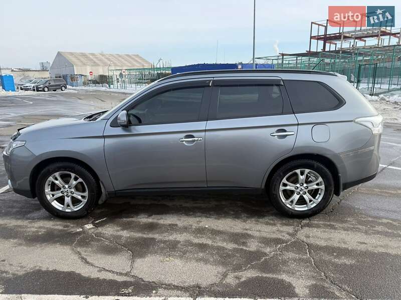 Mitsubishi Outlander 2013