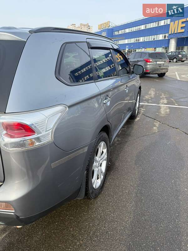 Mitsubishi Outlander 2013