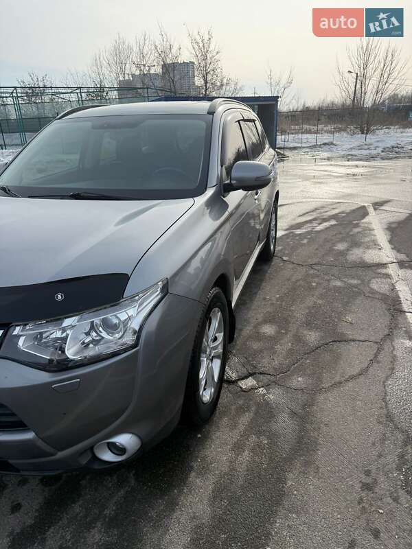 Mitsubishi Outlander 2013