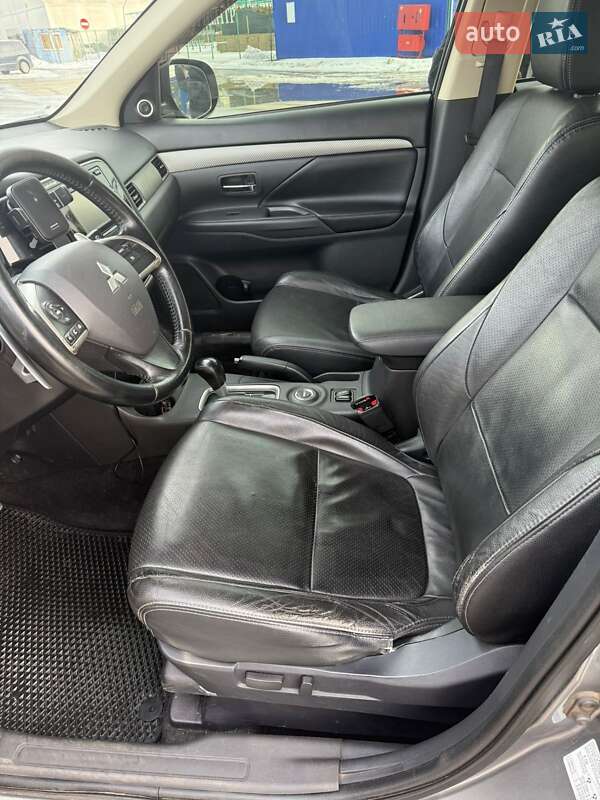 Mitsubishi Outlander 2013