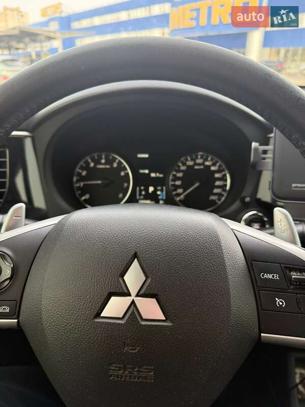 Mitsubishi Outlander 2013