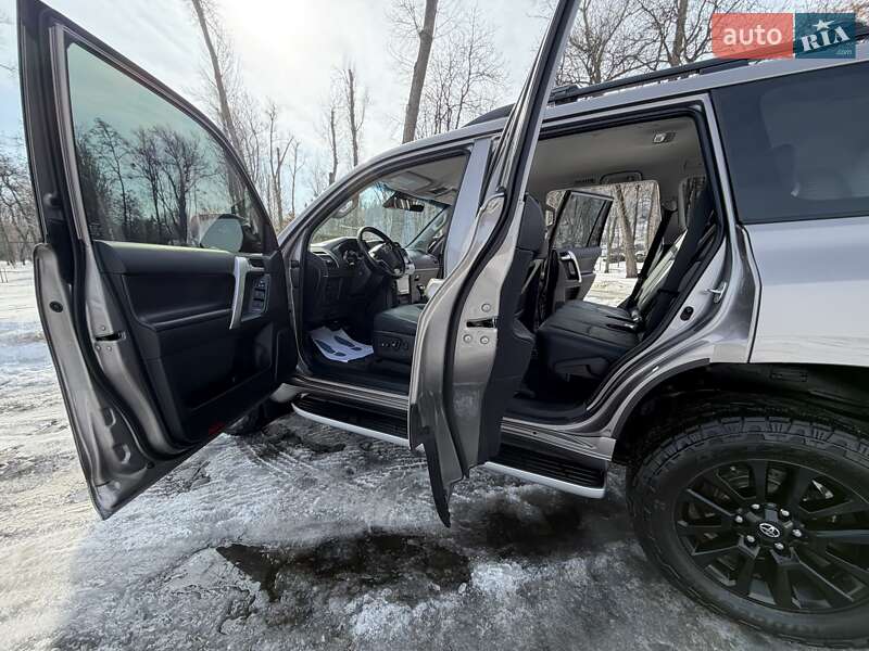 Toyota Land Cruiser Prado 2021