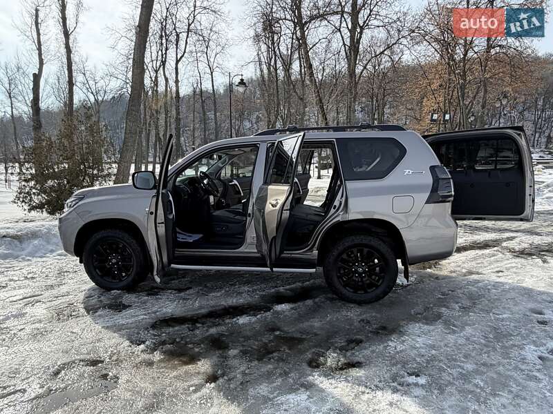 Toyota Land Cruiser Prado 2021
