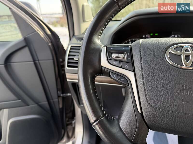 Toyota Land Cruiser Prado 2021