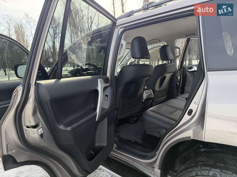 Toyota Land Cruiser Prado 2021