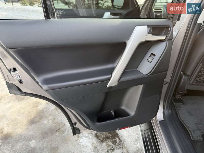 Toyota Land Cruiser Prado 2021