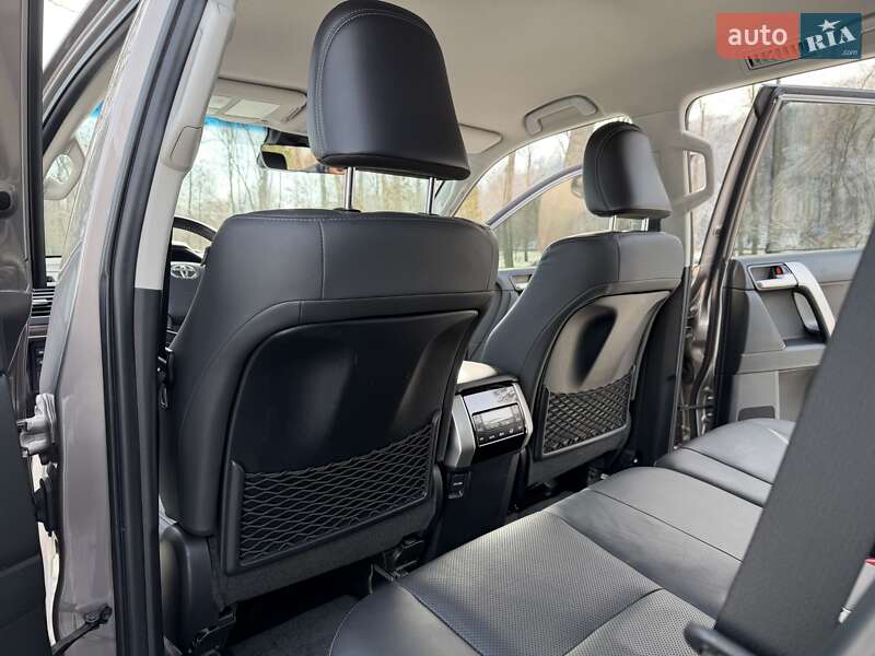 Toyota Land Cruiser Prado 2021