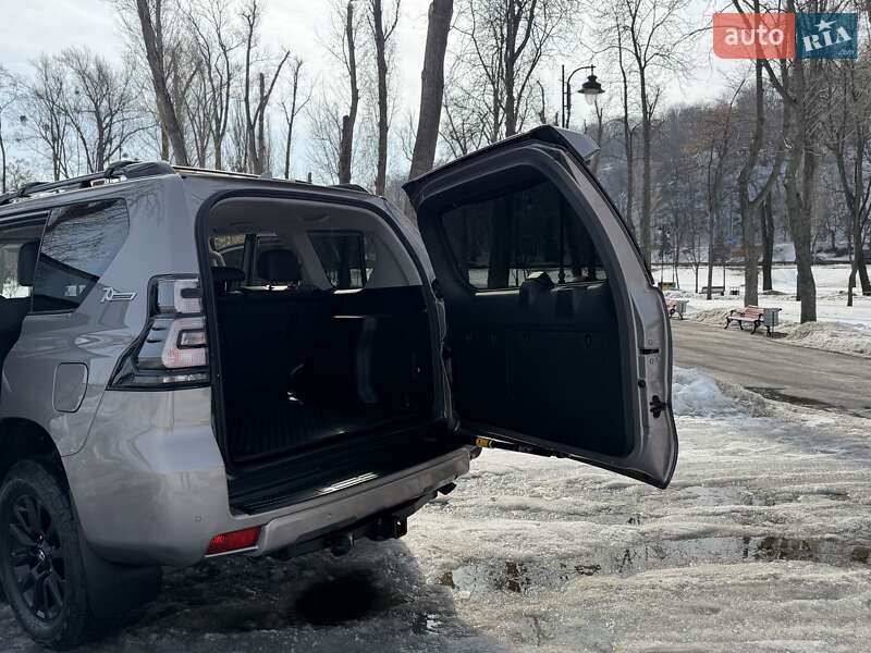 Toyota Land Cruiser Prado 2021