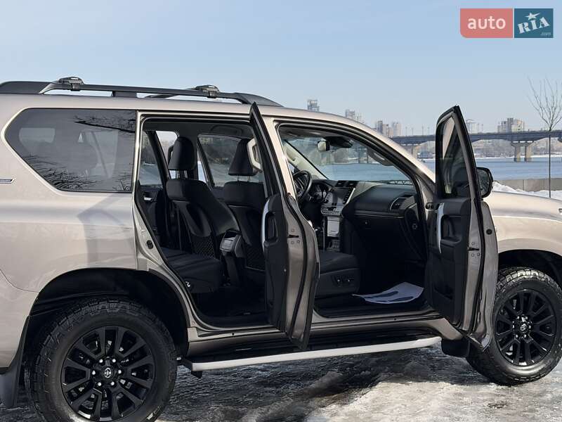 Toyota Land Cruiser Prado 2021