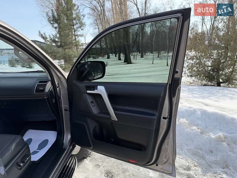 Toyota Land Cruiser Prado 2021