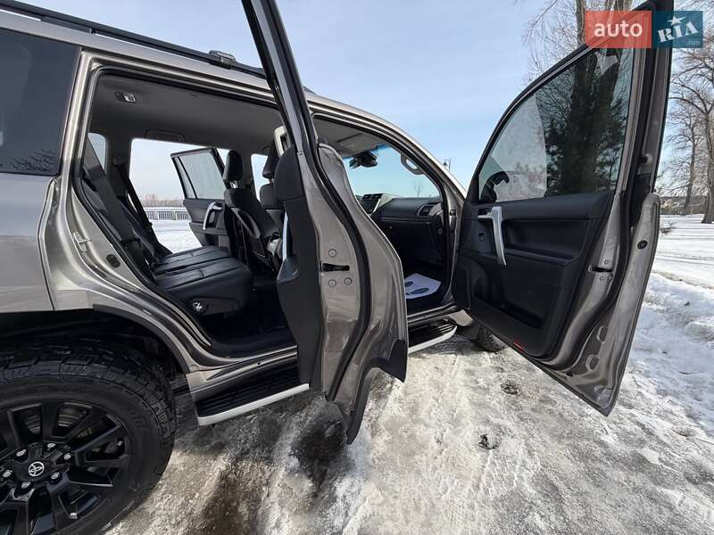 Toyota Land Cruiser Prado 2021