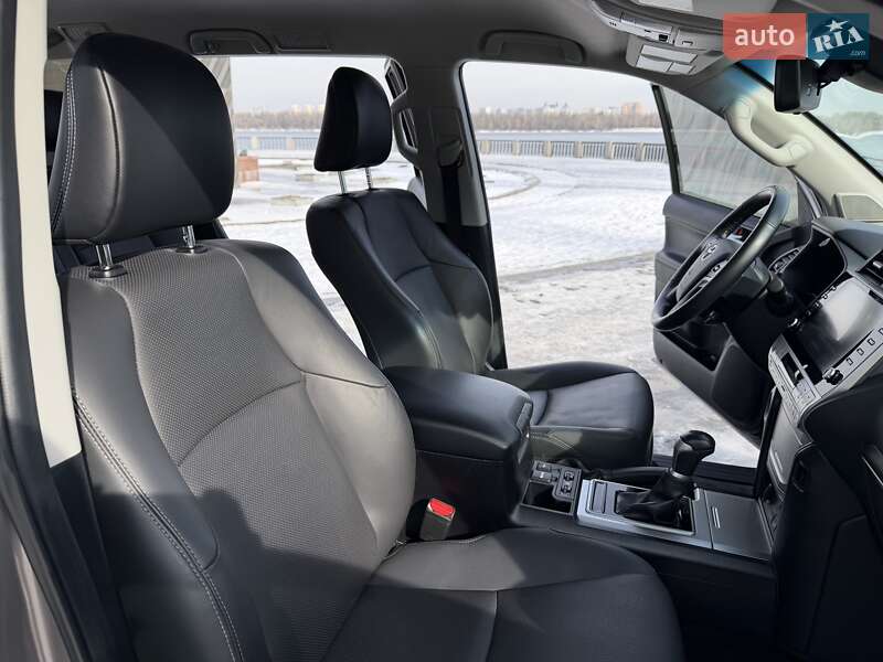 Toyota Land Cruiser Prado 2021