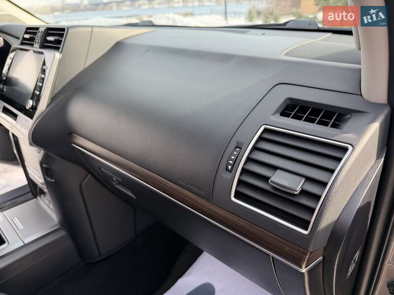 Toyota Land Cruiser Prado 2021