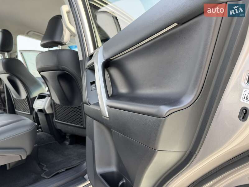 Toyota Land Cruiser Prado 2021