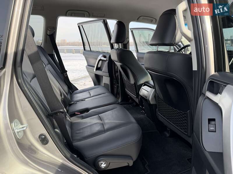 Toyota Land Cruiser Prado 2021