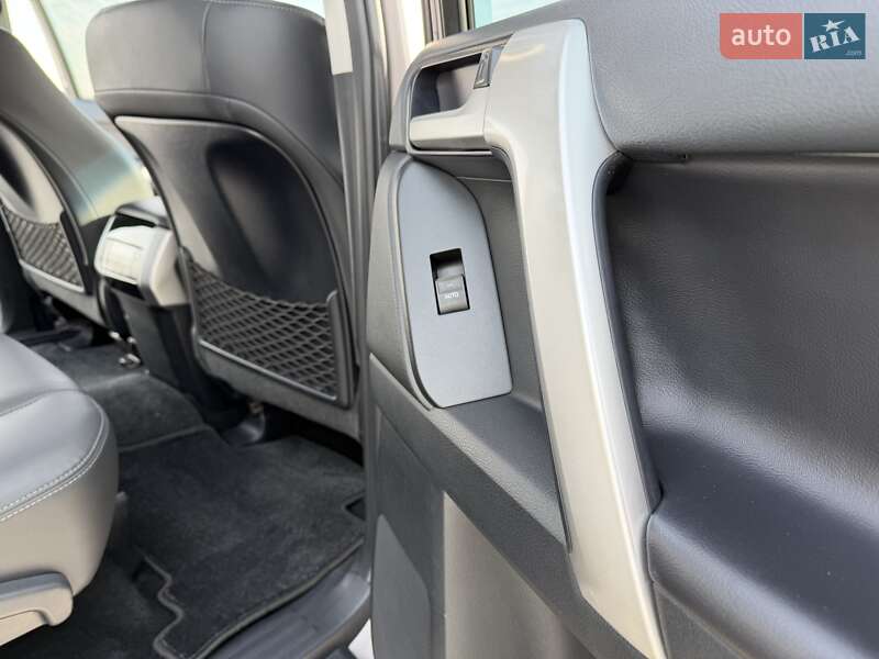 Toyota Land Cruiser Prado 2021