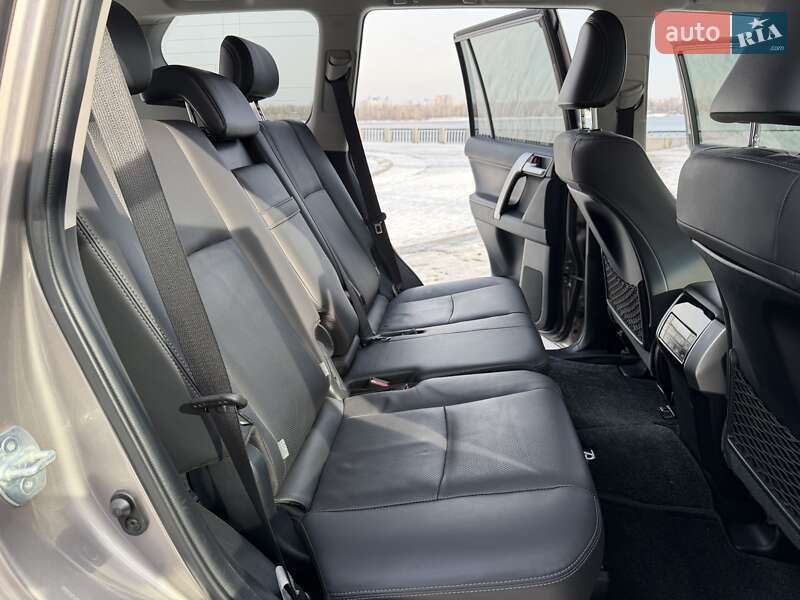 Toyota Land Cruiser Prado 2021