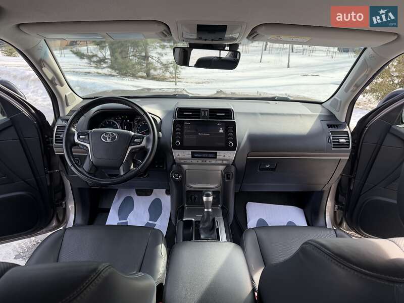 Toyota Land Cruiser Prado 2021