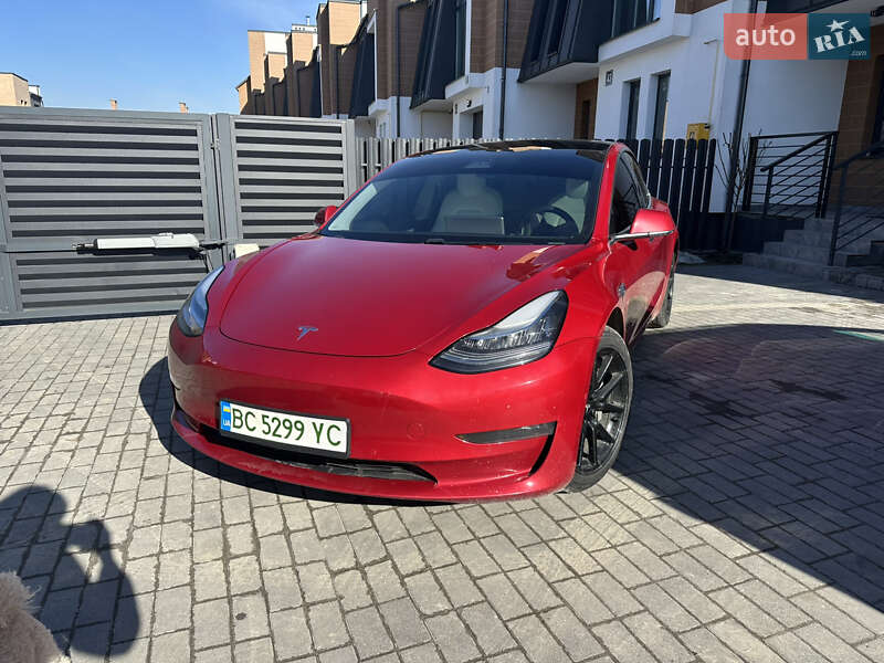 Tesla Model 3 2020