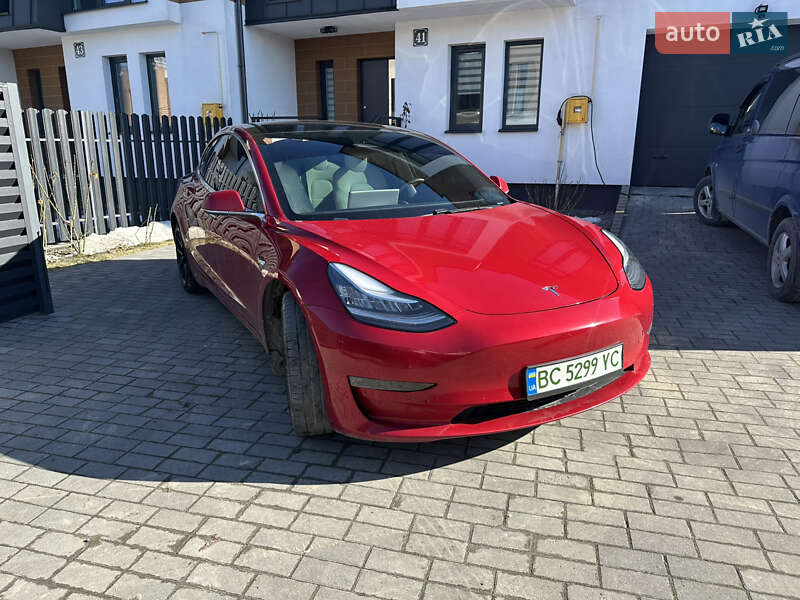Tesla Model 3 2020