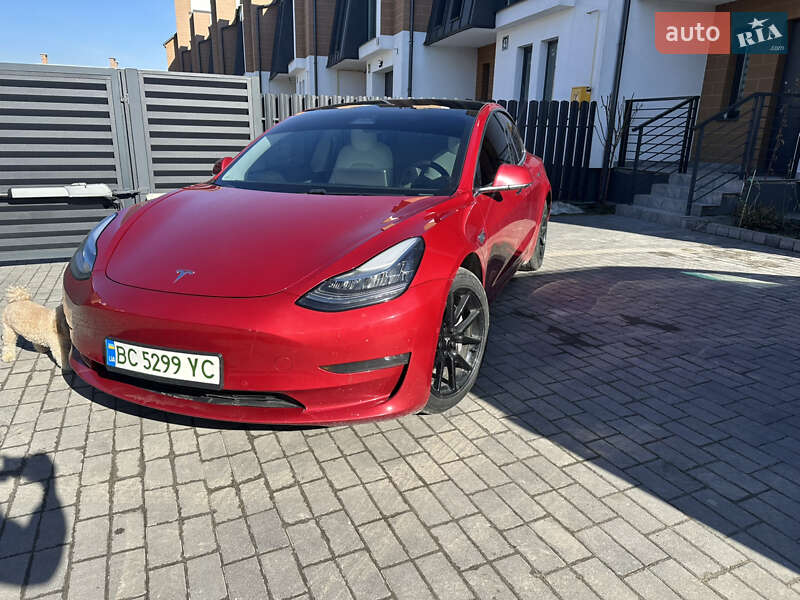 Tesla Model 3 2020
