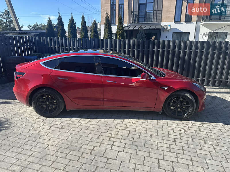 Tesla Model 3 2020