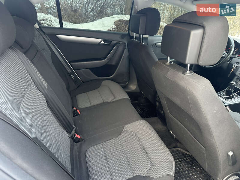 Volkswagen Passat 2012