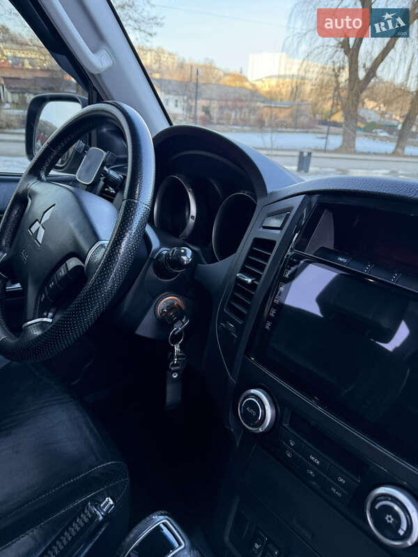 Mitsubishi Pajero Wagon 2008