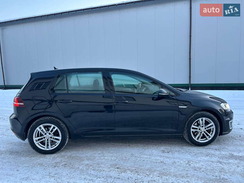 Volkswagen e-Golf 2016