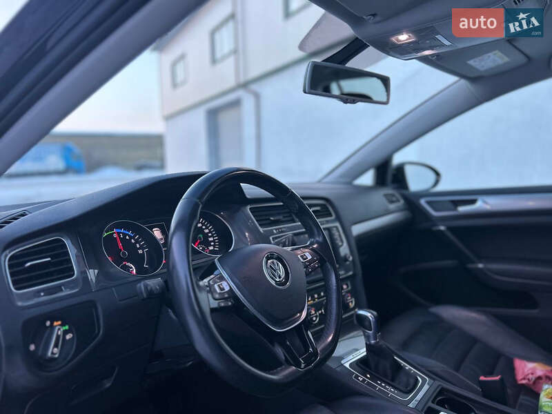 Volkswagen e-Golf 2016