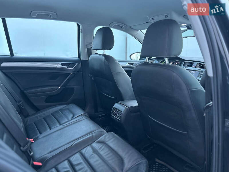 Volkswagen e-Golf 2016