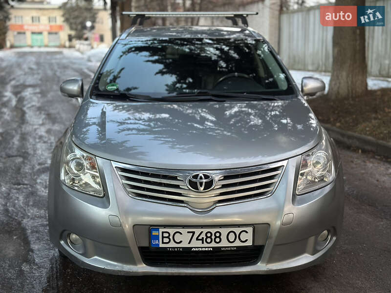 Toyota Avensis 2011