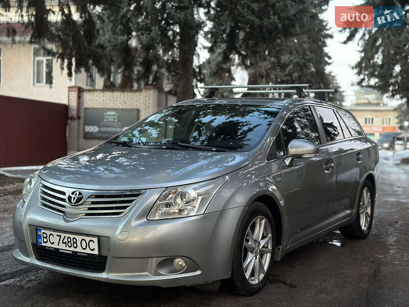 Toyota Avensis 2011