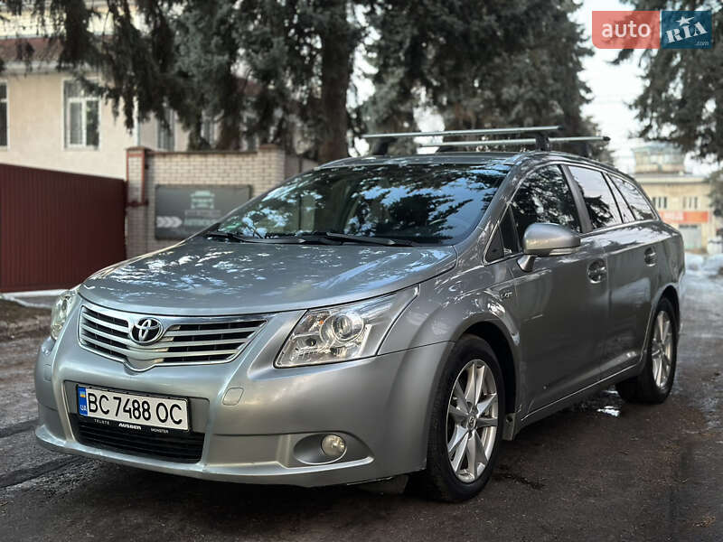 Toyota Avensis 2011