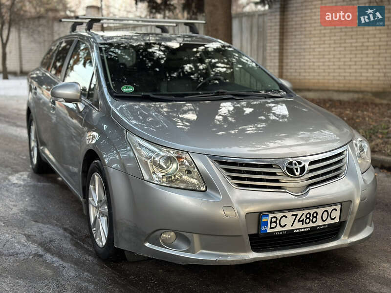 Toyota Avensis 2011
