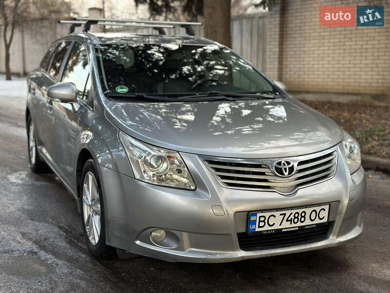 Toyota Avensis 2011