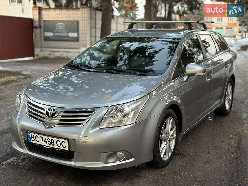 Toyota Avensis 2011