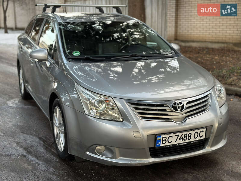 Toyota Avensis 2011
