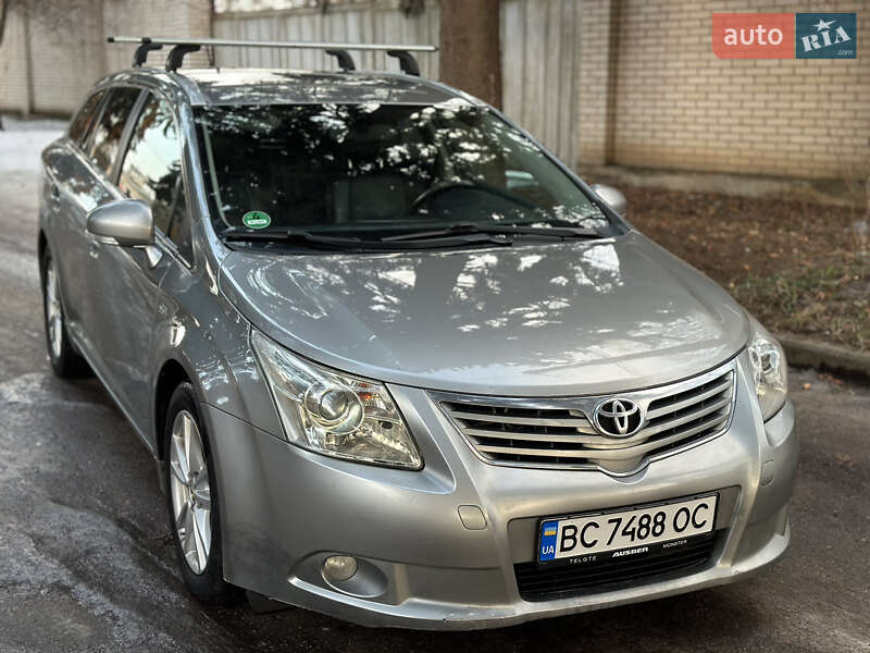 Toyota Avensis 2011