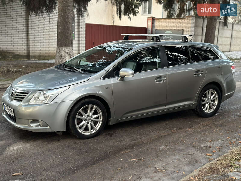 Toyota Avensis 2011